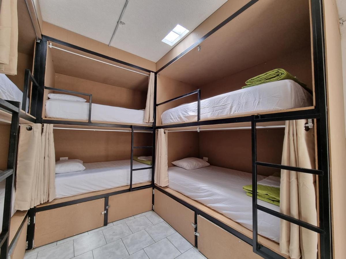 Central 10 Boutique Hostel Гватемала Экстерьер фото
