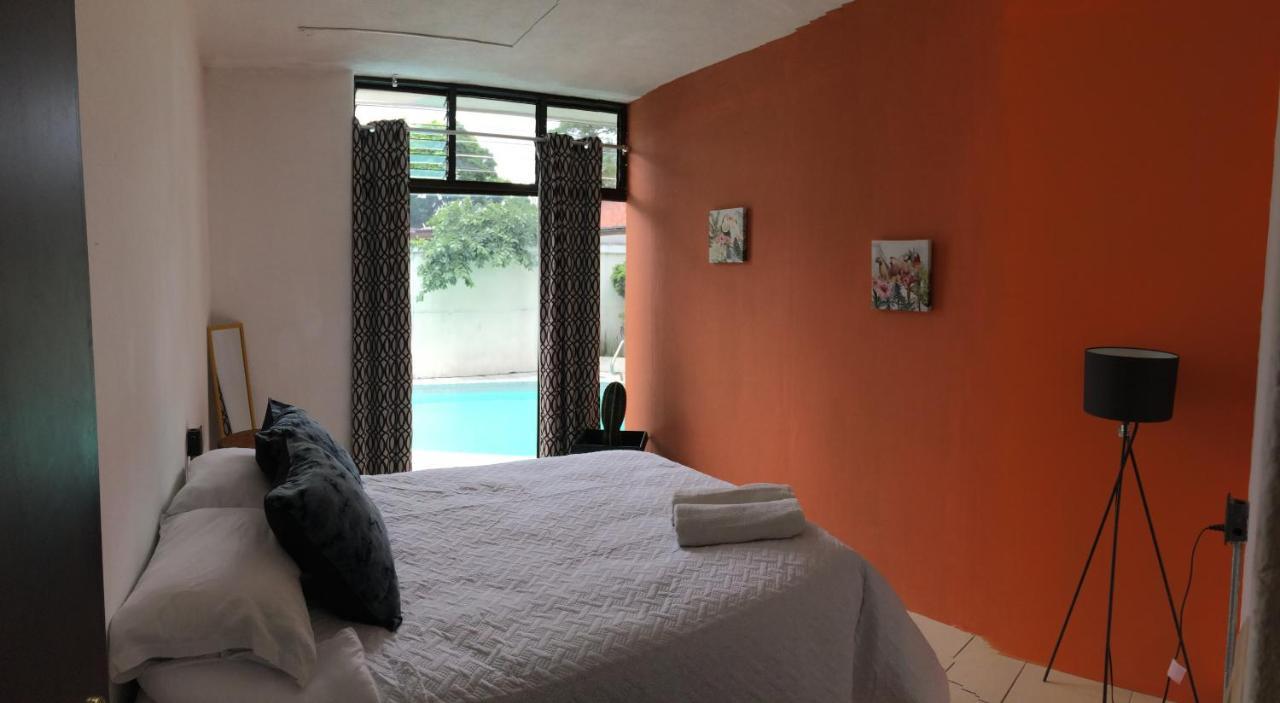 Central 10 Boutique Hostel Гватемала Экстерьер фото